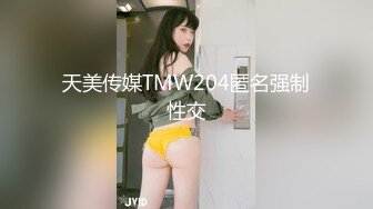 【父女乱伦】真实光头父亲和回娘家的女儿乱伦+和老婆操6V