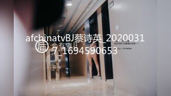 《吊炸天经典事件》绝版资源，曾轰动全网的山西祖孙三代家中乱搞3P双飞女女黄瓜，内容令人乍舌不堪入目720P原版