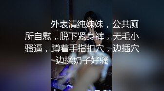 酒店里玩弄黑丝制服露脸风骚女技师，给大哥撸起鸡巴激情上位抽插，让小哥无套爆草浪叫不止，电动假鸡巴抽插